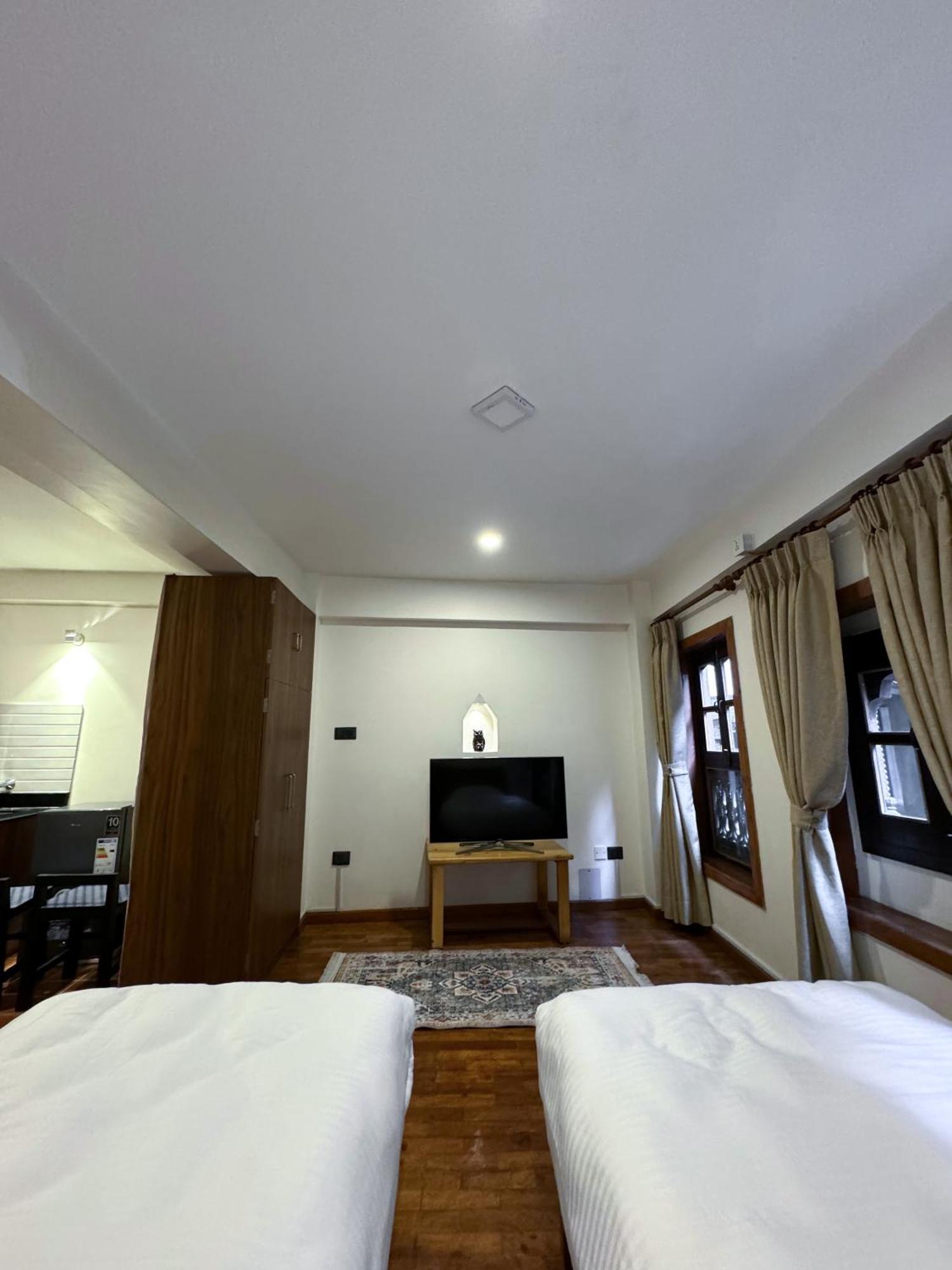 Karuna Hotel Patan Kathmandu Ngoại thất bức ảnh